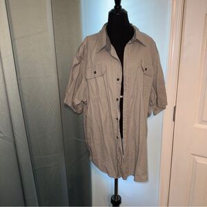 Wrangler Men's Short-Sleeve Shirt in Light Gray